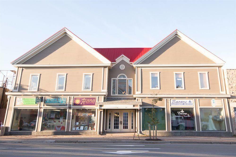 Micro Boutique Living Antigonish Aparthotel Exterior photo